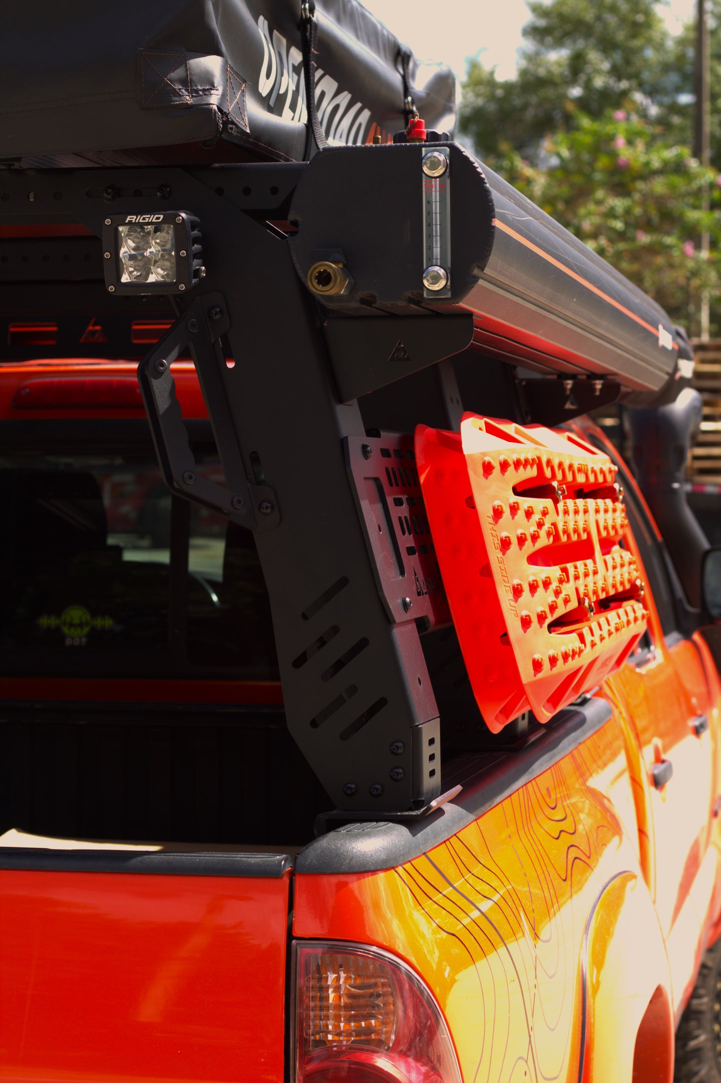 AEGON adjustable aluminum bed rack with free shipping across the United States.