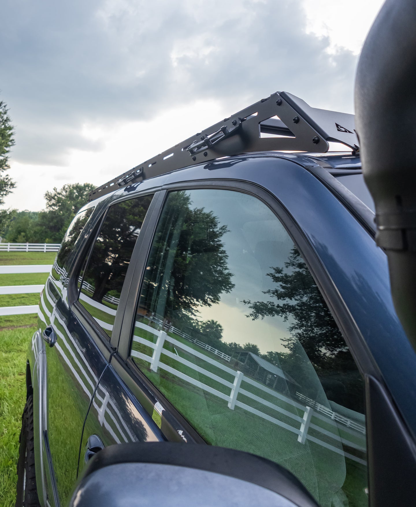 Heavy-duty Toyota Sequoia roof rack with 900 lbs static load capacity, perfect for large rooftop tents and overlanding gear.